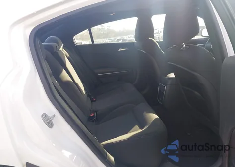 2017 Dodge Charger Se Rwd z USA, uszkodzony, nr VIN 2C3CDXBG4HH643905